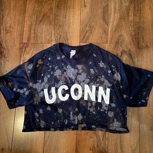 UConn cropped tee